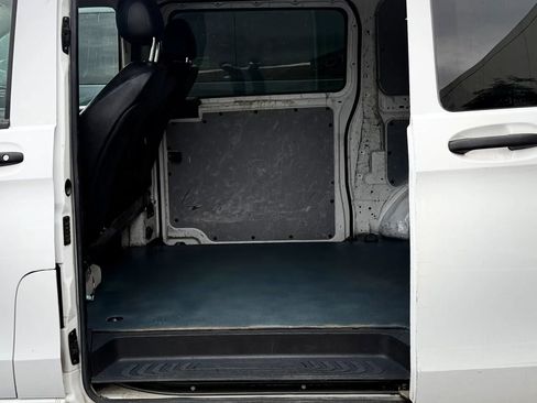 Used 2017 Mercedes-Benz Metris image 22