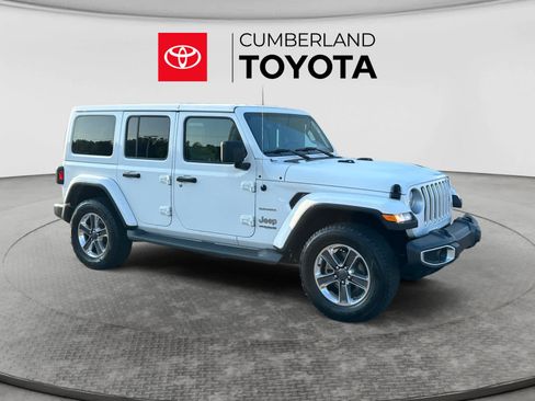 Used 2018 Jeep Wrangler Unlimited Sahara AWD/4WD image 7