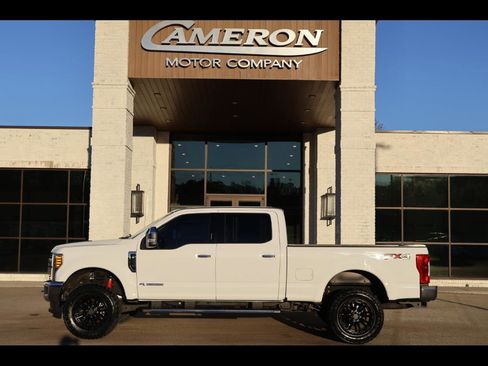Used 2017 Ford F250 Lariat w/ Chrome Package image 1