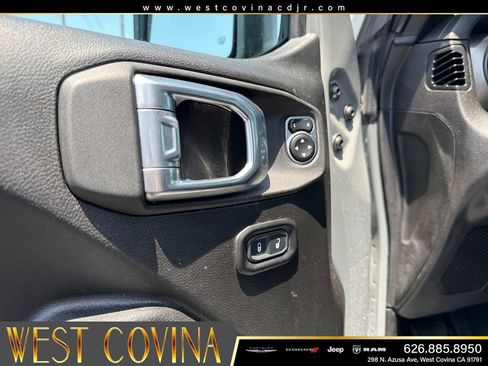Used 2023 Jeep Wrangler Unlimited AWD/4WD image 11