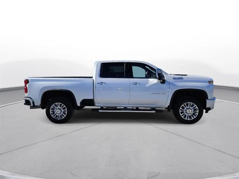Used 2022 Chevrolet Silverado 2500 High Country w/ Z71 Off-Road Package image 4
