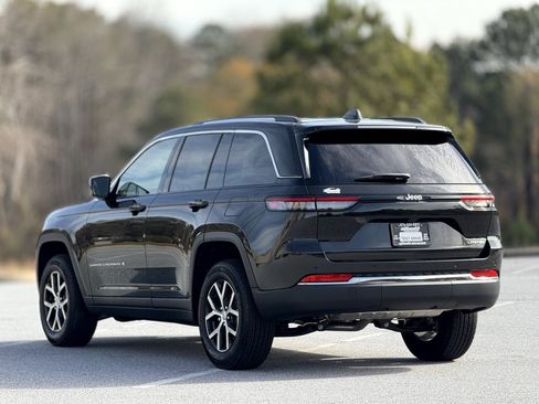 Used 2023 Jeep Grand Cherokee Limited image 9