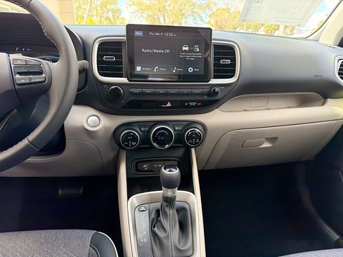 New 2026 Hyundai Venue SEL image 18