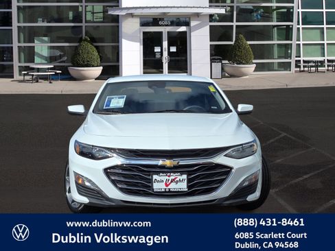 Used 2023 Chevrolet Malibu LT FWD image 2