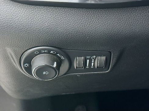 Certified 2022 Jeep Compass Limited image 17