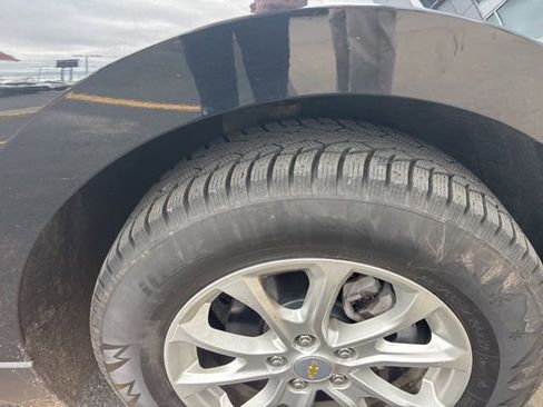 Used 2020 Chevrolet Equinox LT image 3