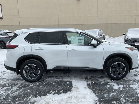 New 2026 Nissan Rogue SV w/ SV Premium Package image 4