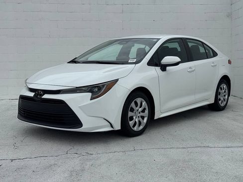 Used 2024 Toyota Corolla LE FWD image 9
