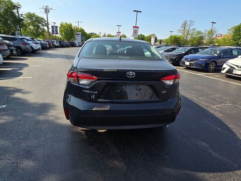 Used 2025 Toyota Corolla LE FWD image 6