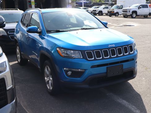Used 2018 Jeep Compass Latitude w/ Popular Equipment Group AWD/4WD image 14