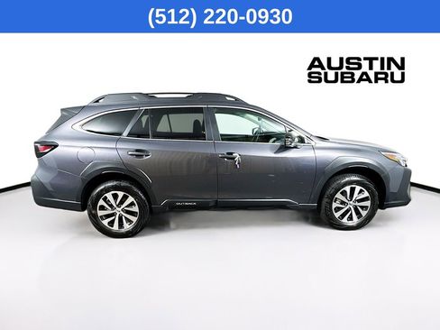 Used 2025 Subaru Outback Premium image 9