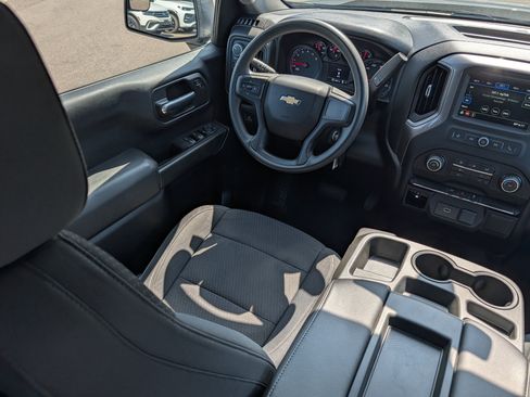 Used 2019 Chevrolet Silverado 1500 Custom w/ Custom Convenience Package AWD/4WD image 9
