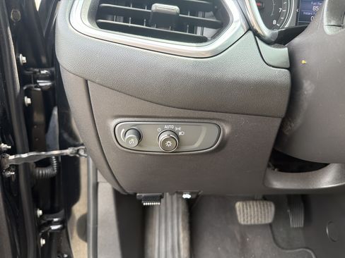 Used 2022 Chevrolet Equinox LT AWD/4WD image 14