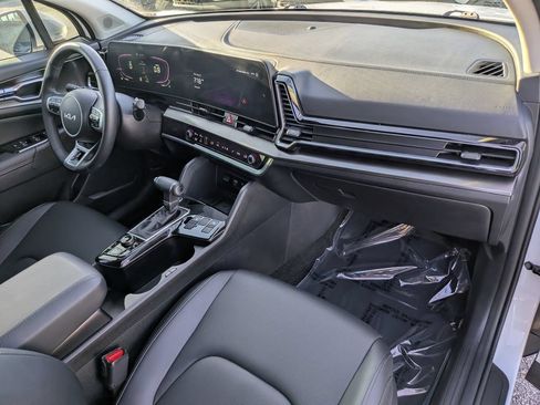 Used 2025 Kia Sportage EX FWD image 10
