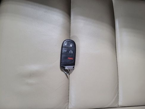 Used 2019 Jeep Grand Cherokee Limited image 32