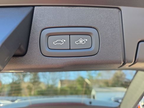 New 2026 Volvo XC60 T8 Ultra w/ Protection Package Premier image 21