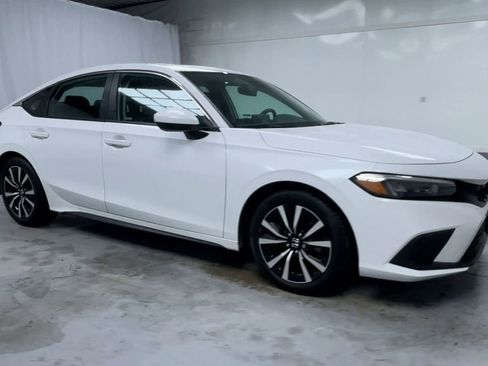 Used 2024 Honda Civic EX-L image 2