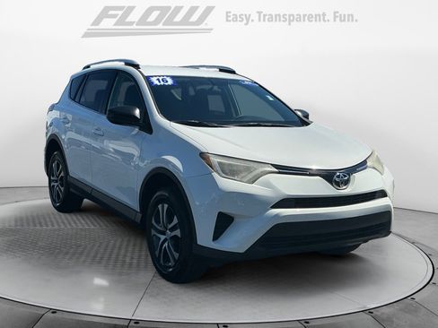 Used 2016 Toyota RAV4 LE FWD image 1