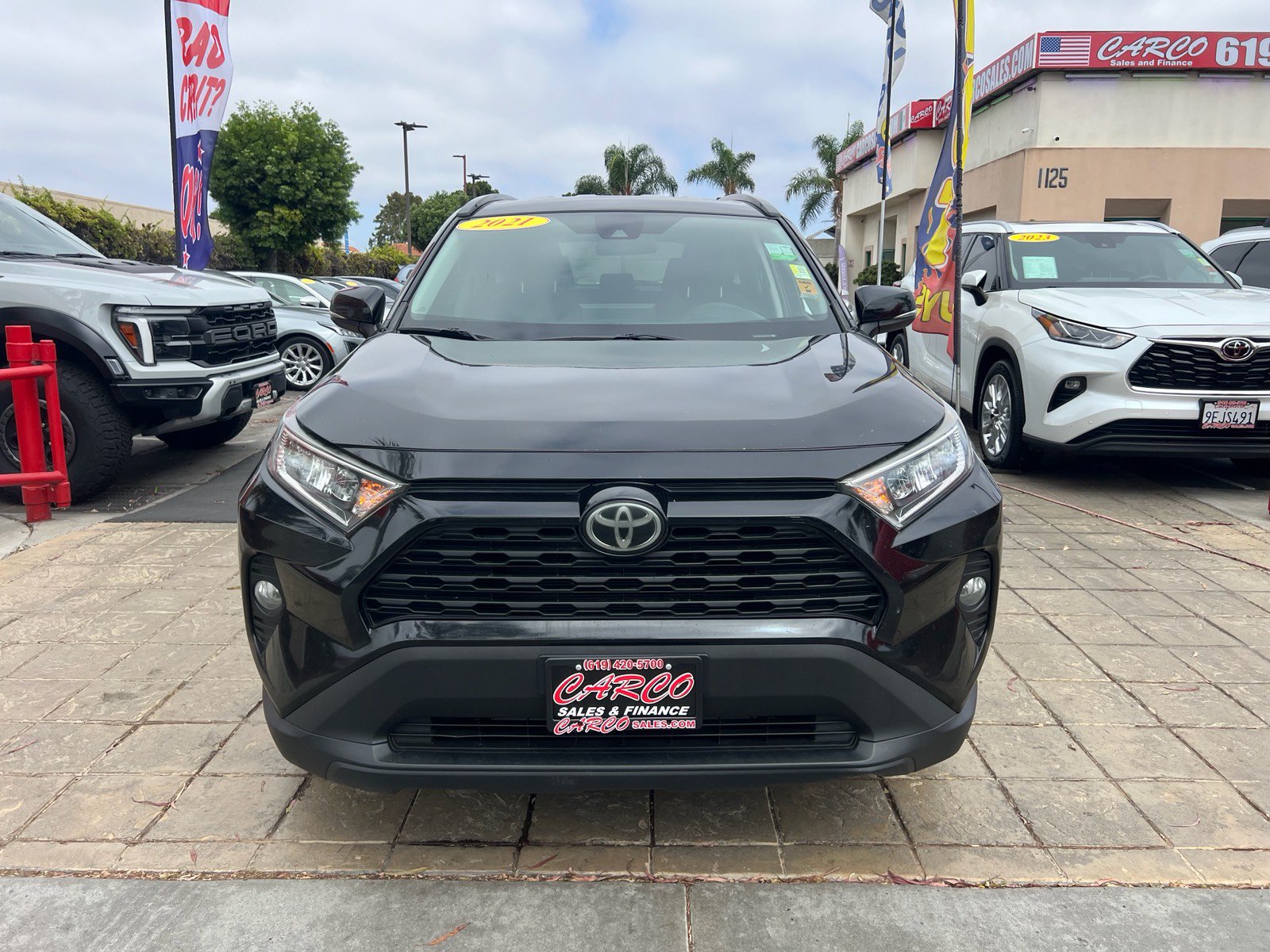 Used 2021 Toyota RAV4 XLE FWD image 3