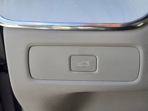 New 2026 Volvo XC60 B5 Ultra w/ Protection Package Premier image 26