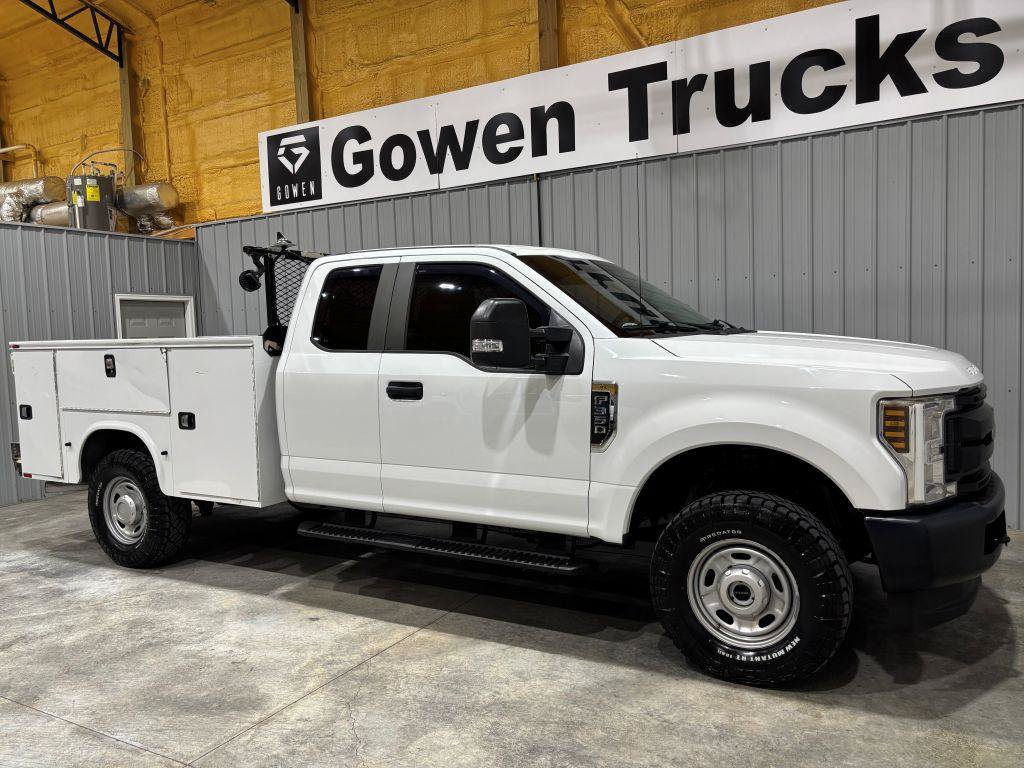 Used 2018 Ford F350 XL AWD/4WD image 3