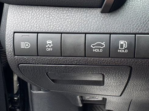 Used 2019 Toyota Camry SE FWD image 30