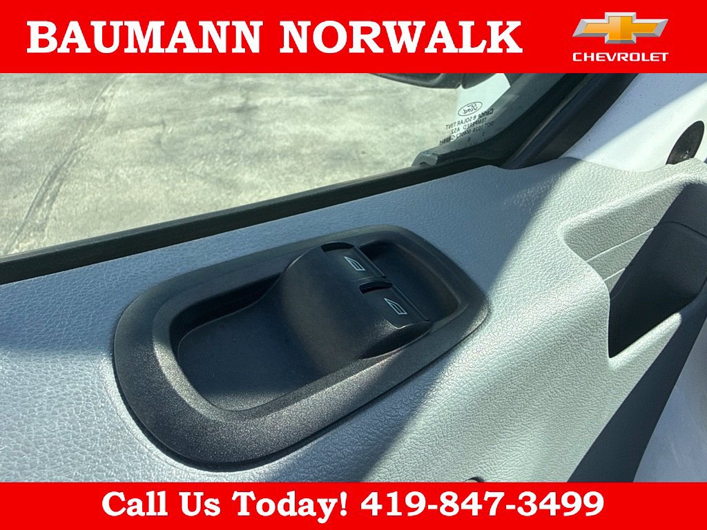 Used 2015 Ford Transit 250 130 Low Roof w/ Exterior Upgrade Package RWD image 11