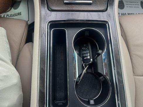 Used 2020 Lincoln Continental Reserve image 29
