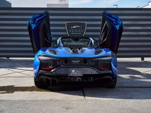 Used 2025 McLaren Artura Spider RWD image 29