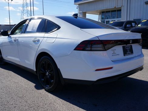 Certified 2025 Honda Accord SE image 8
