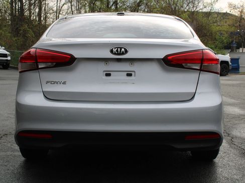 Used 2017 Kia Forte LX w/ LX Popular Package image 5