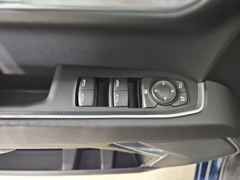 Certified 2022 Chevrolet Silverado 1500 LT image 33