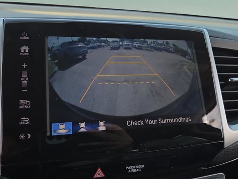 Used 2017 Honda Pilot Touring image 30