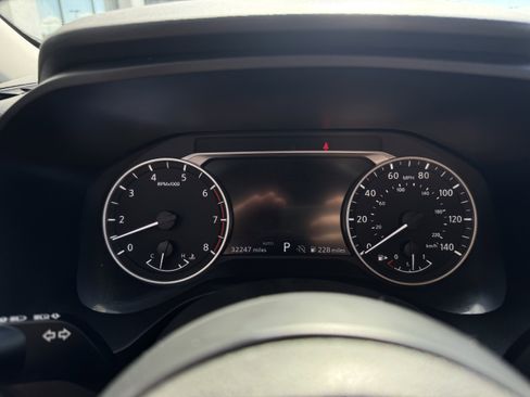 Used 2024 Nissan Rogue SV image 35