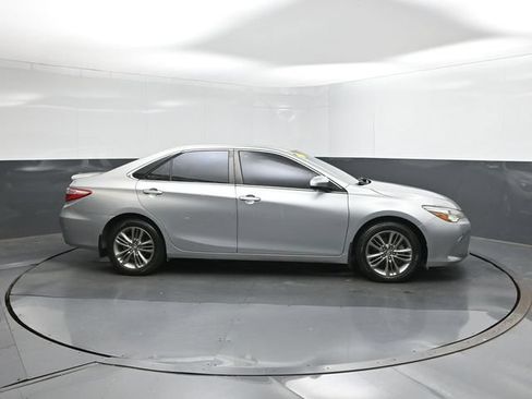 Used 2017 Toyota Camry SE FWD image 15