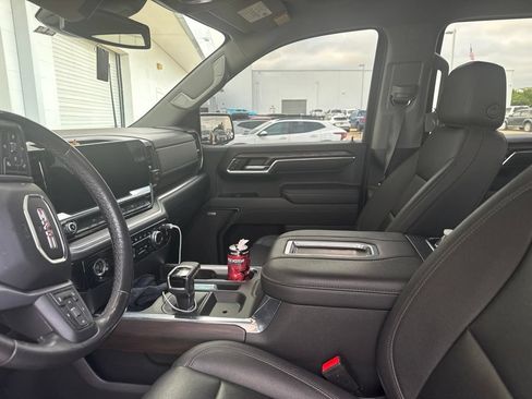 Used 2022 GMC Sierra 1500 SLT w/ SLT Convenience Package AWD/4WD image 11