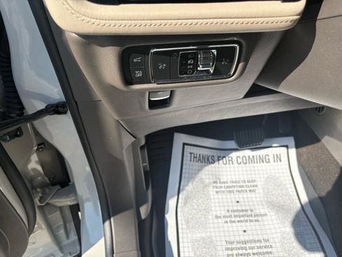 Used 2021 Lincoln Nautilus FWD w/ Equipment Group 101A image 11