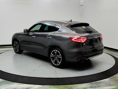 Used 2018 Maserati Levante GranLusso AWD/4WD image 7