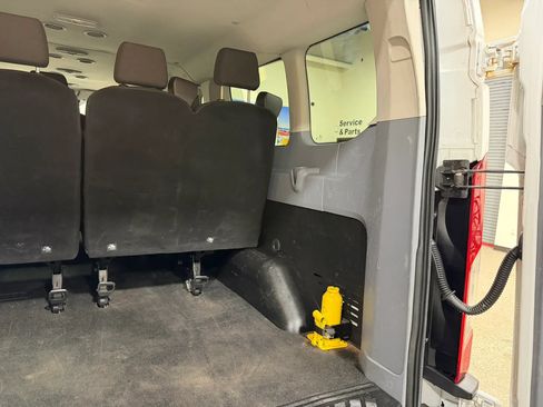 Used 2019 Ford Transit 350 XLT RWD image 23