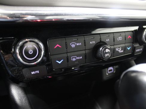 Used 2023 Jeep Compass Limited AWD/4WD image 14