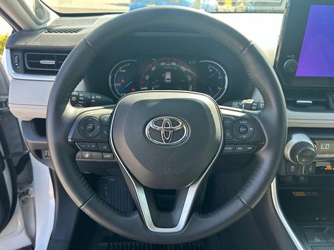Used 2023 Toyota RAV4 XLE Premium AWD/4WD image 14