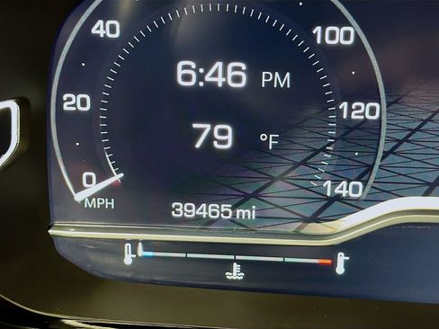 Used 2023 GMC Yukon XL Denali AWD/4WD image 14