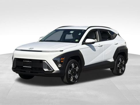 Used 2024 Hyundai Kona SEL AWD/4WD image 3