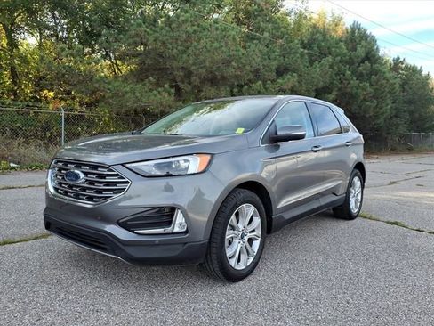 Used 2022 Ford Edge Titanium image 3