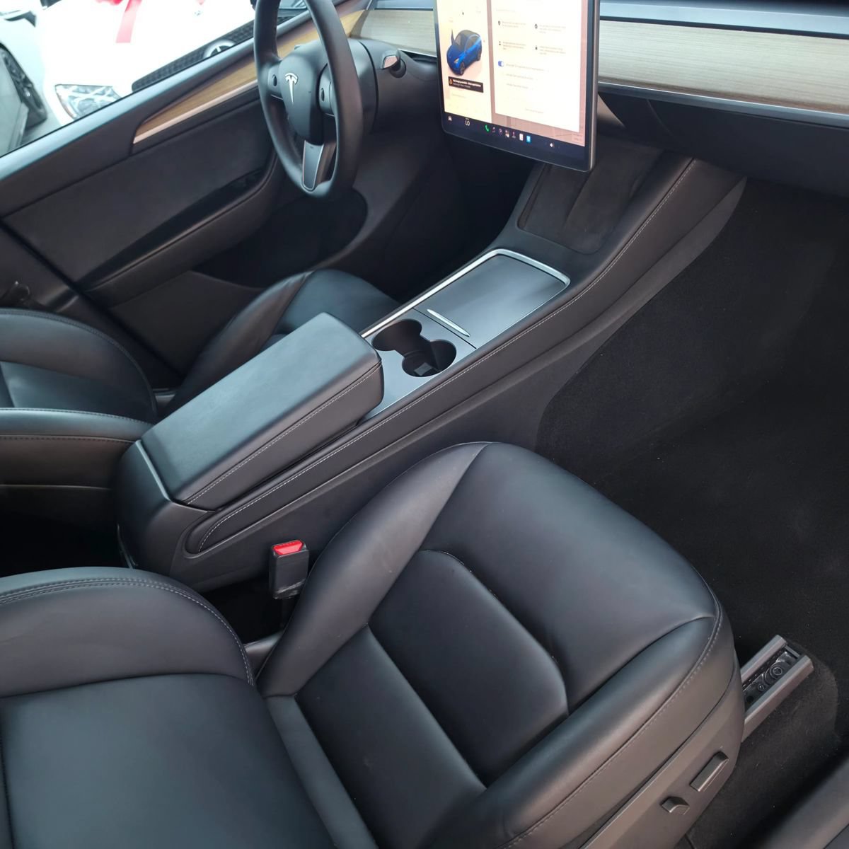 Used 2024 Tesla Model Y Long Range AWD/4WD image 23