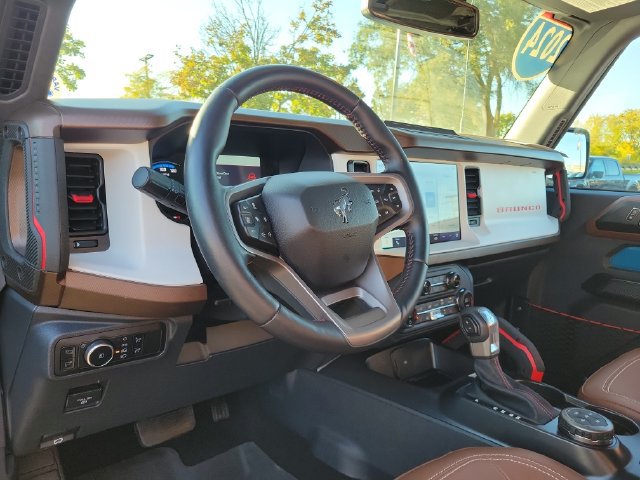 Certified 2024 Ford Bronco Heritage Edition AWD/4WD image 10