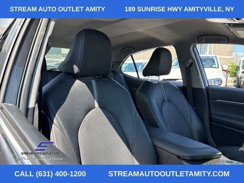 Used 2023 Toyota Camry XSE image 9