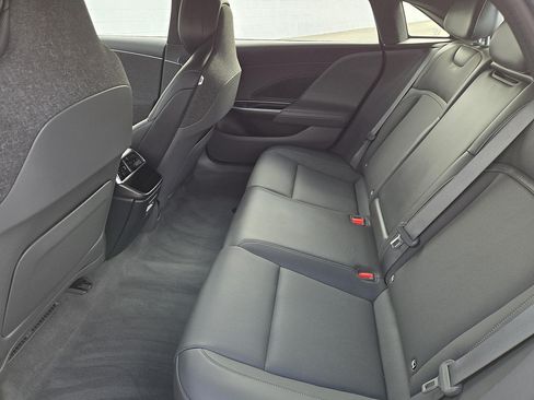 Used 2025 Lucid Air Pure RWD image 23