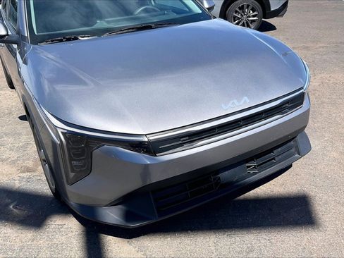 Used 2025 Kia K4 FWD image 5