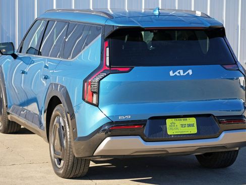Used 2024 Kia EV9 Land image 52